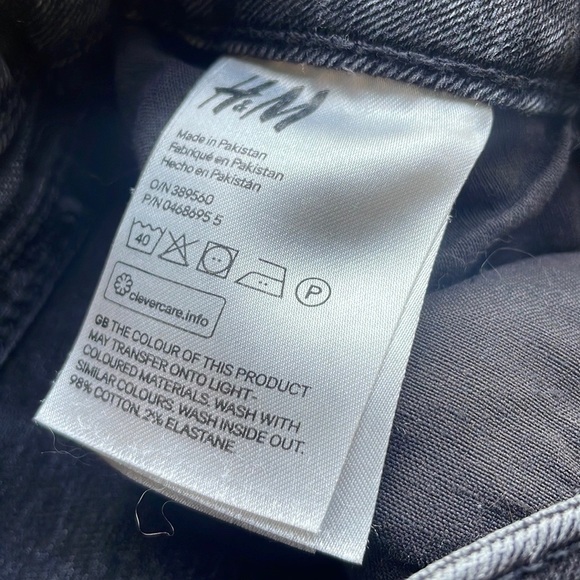 H & M Divided black high rise Denim distressed Size 4 - Picture 4 of 8